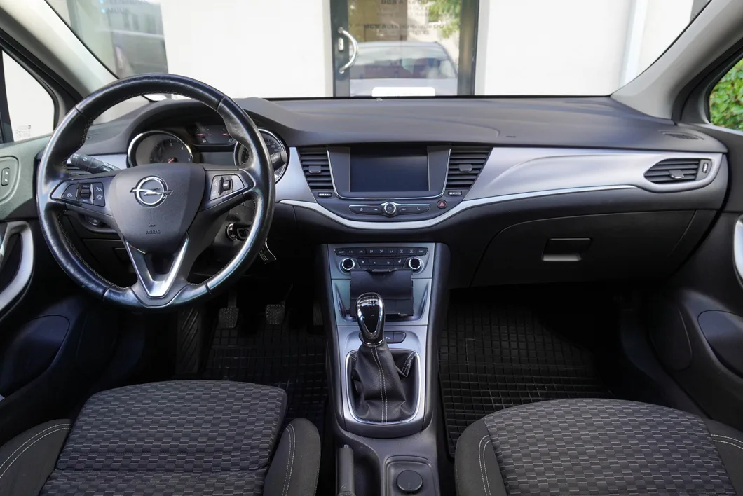 BCS_Auto_lühirent_Opel Astra