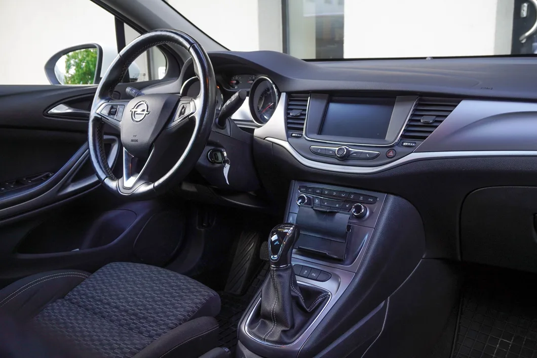 BCS_Auto_lühirent_Opel Astra