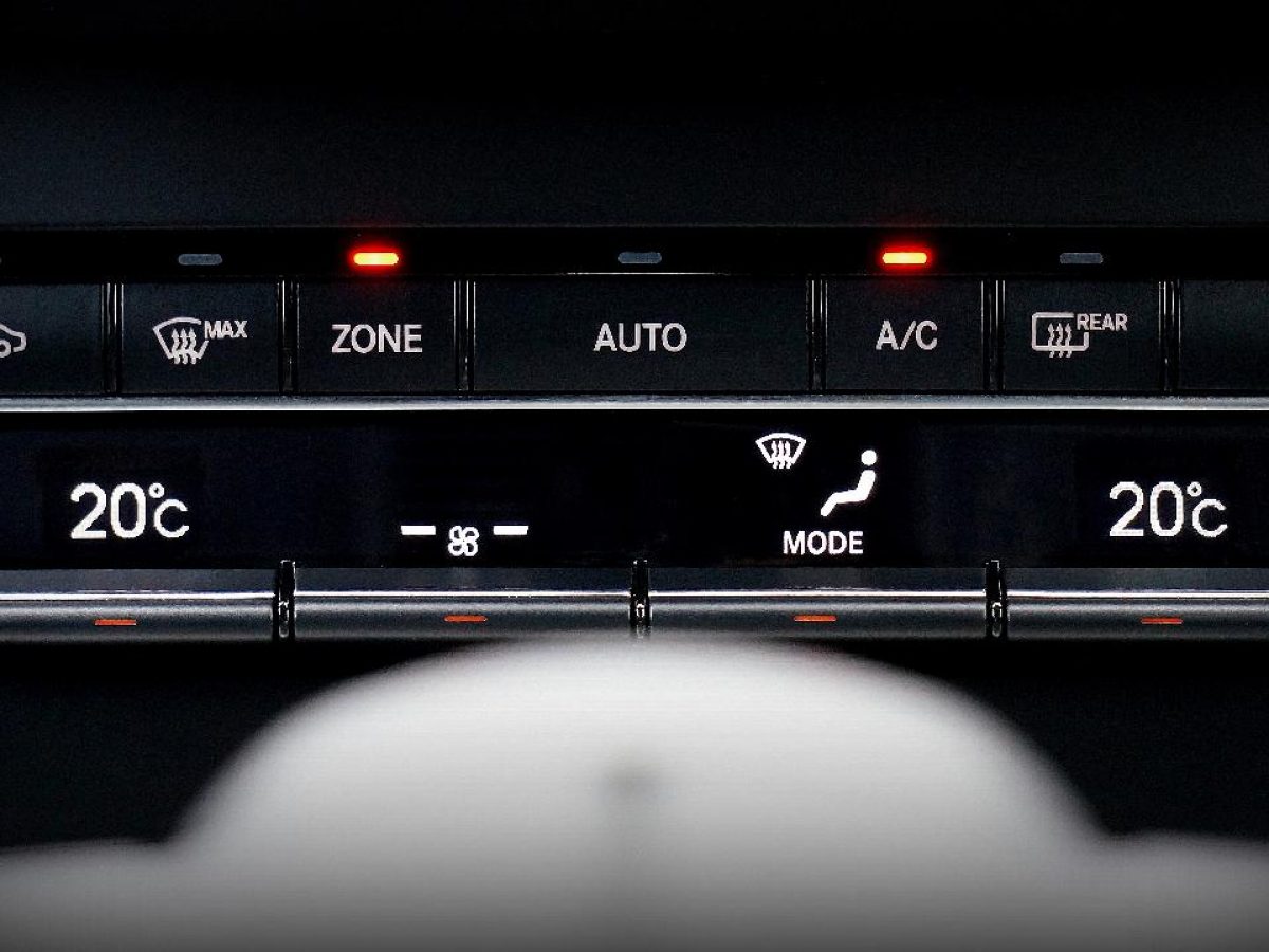 Car climate control screen